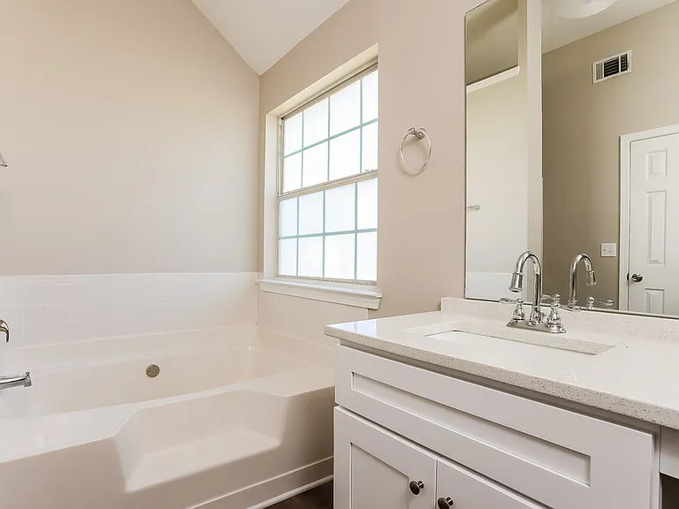 922 Tara Bnd — Photo 12