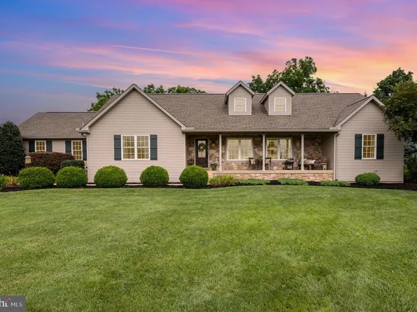 196 Spring Dr, Dillsburg, PA 17019
