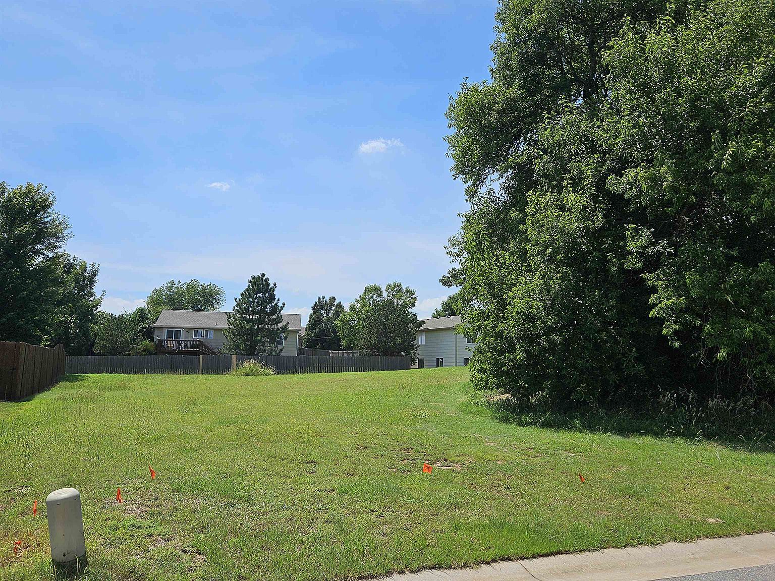 4221 Niblick Dr