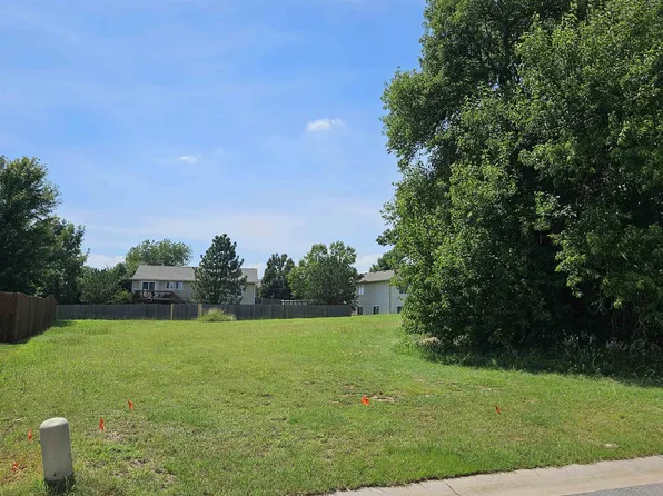 4221 Niblick Dr, Winfield, KS 67156