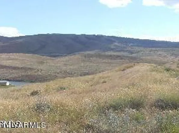 5251 N Wenas Rd, Selah, WA 98942