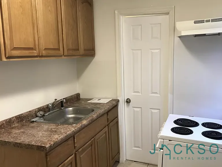 53 West Logan St. — Photo 1