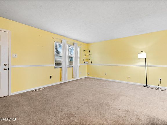 4th image of 5712 Walden Woods Ct #Nw