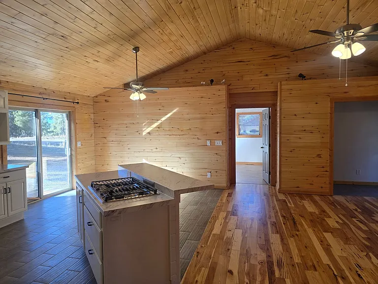 278 Lakewood St — Photo 6
