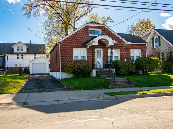 2406 North St, Endicott, NY 13760