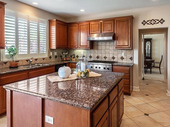 5th image of 3074 Aberdeen Ln