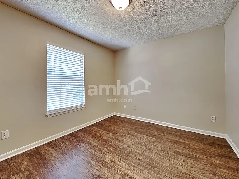 840 Mackenzie Circle St — Photo 13