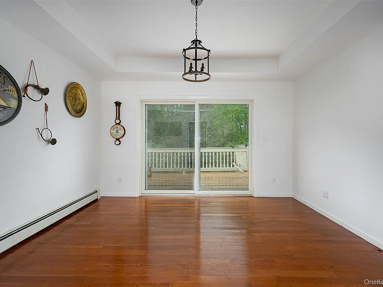 921 W Dover Rd — Photo 9