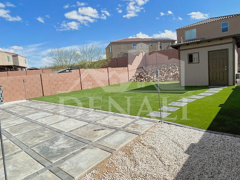 866 E Artesia Pl — Photo 30