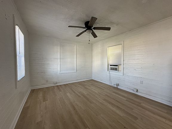 3rd image of 1812 Market St APT 2