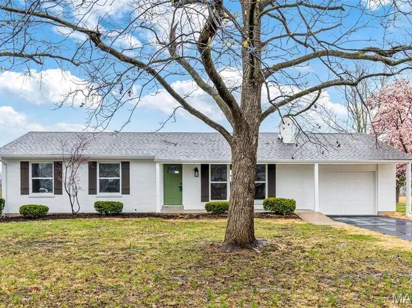 1121 E Cap Au Gris St, Troy, MO 63379