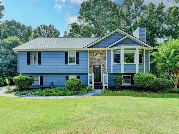 6224 Ivy Springs Dr, Flowery Branch, GA 30542
