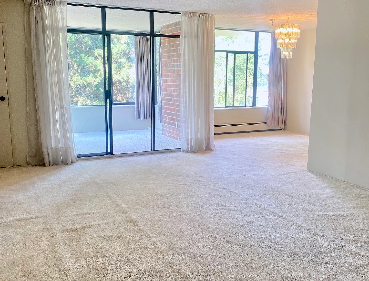 1 bed, 910 sqft, $2,700 — Photo 3