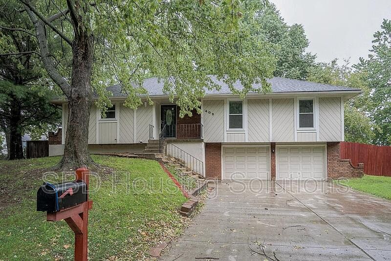 1st image of 405 SE Dales Ct