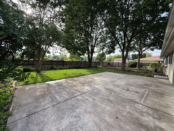 4th image of 613 Fairlane Dr