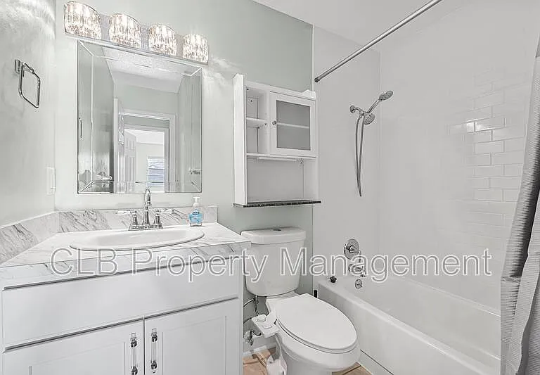 910 New Castle Ct — Photo 4