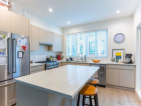 4th image of 16433 19th Ave #14