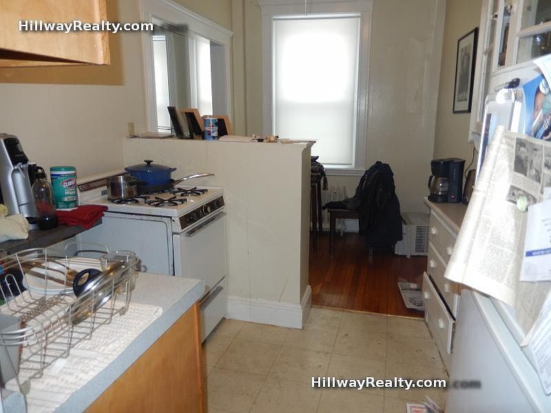 2nd image of 51 Linden St APT 9