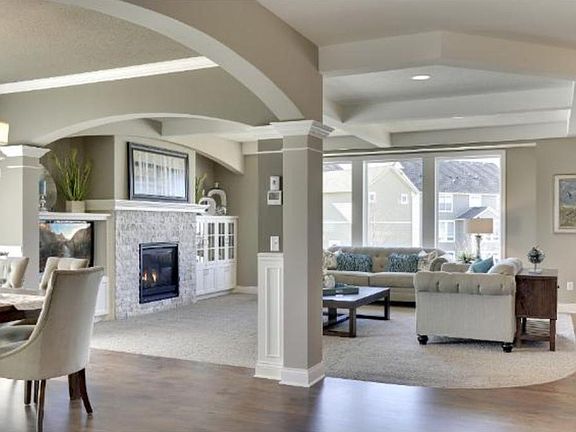 2nd image of 5815 Archer Ln