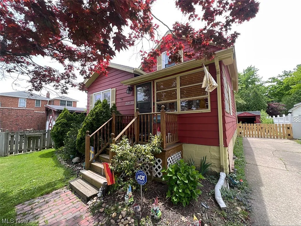20135 Lakeview Ct photo 1