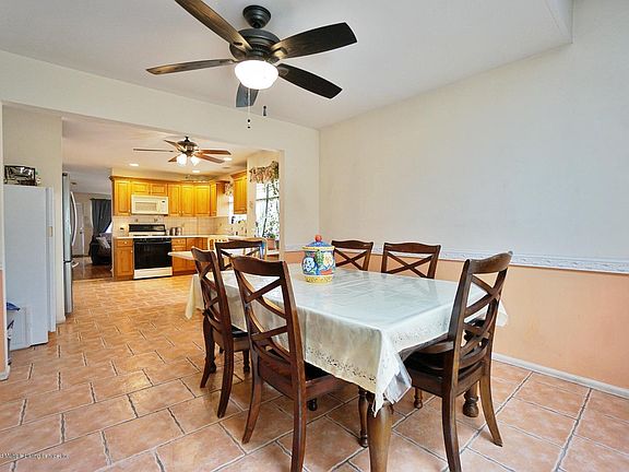 4th image of 6 Belfield Ave