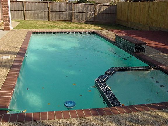 5th image of 2513 Quaker Dr W