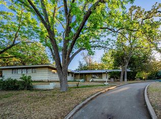 809 W Travis St, Fredericksburg, TX 78624