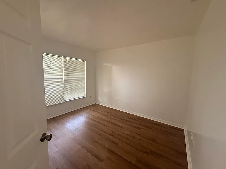 1765 SW Desert Ave — Photo 3