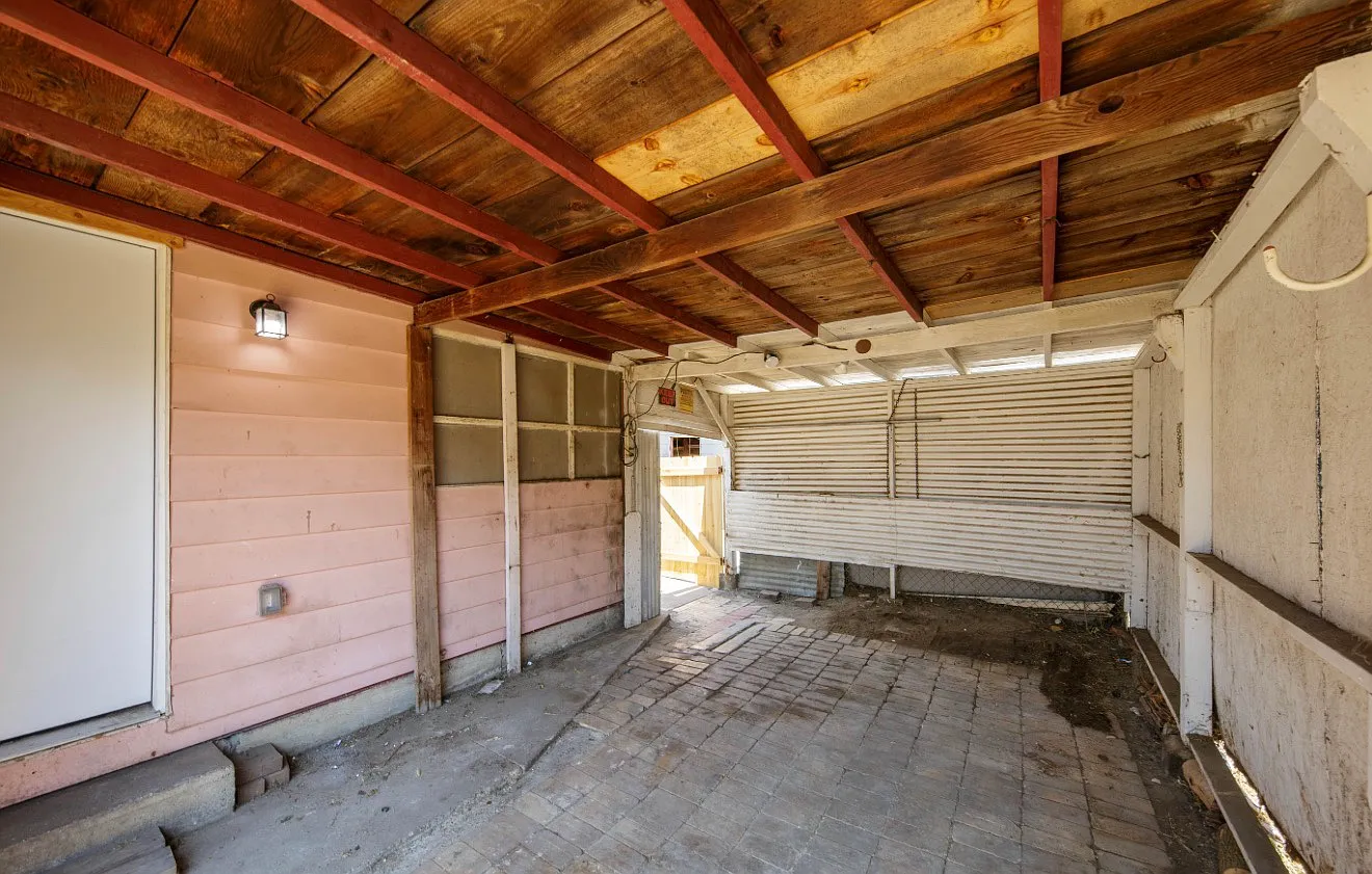 139 Lupton St — Photo 2