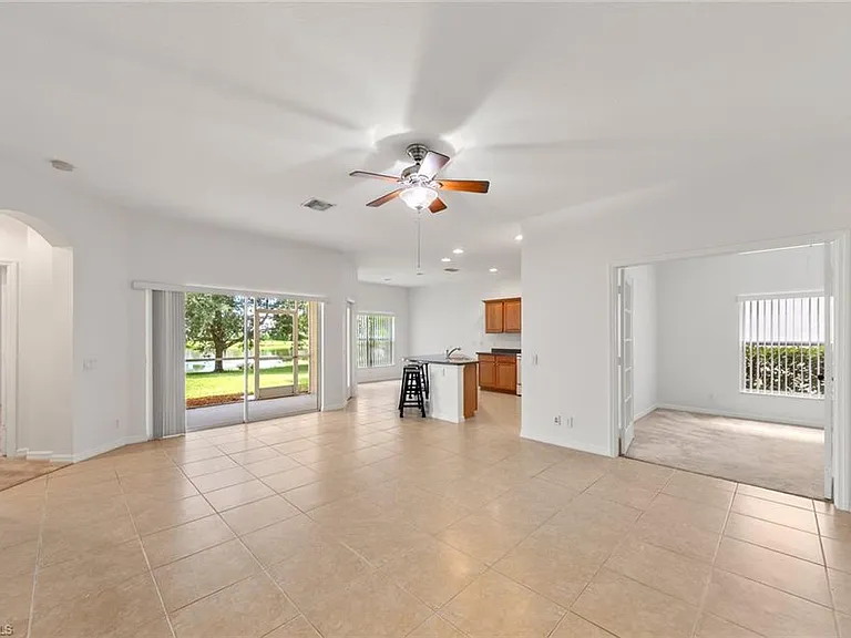 2410 Verdmont Ct — Photo 8