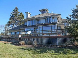 7 Peck Rock Rd, Bristol, RI 02809