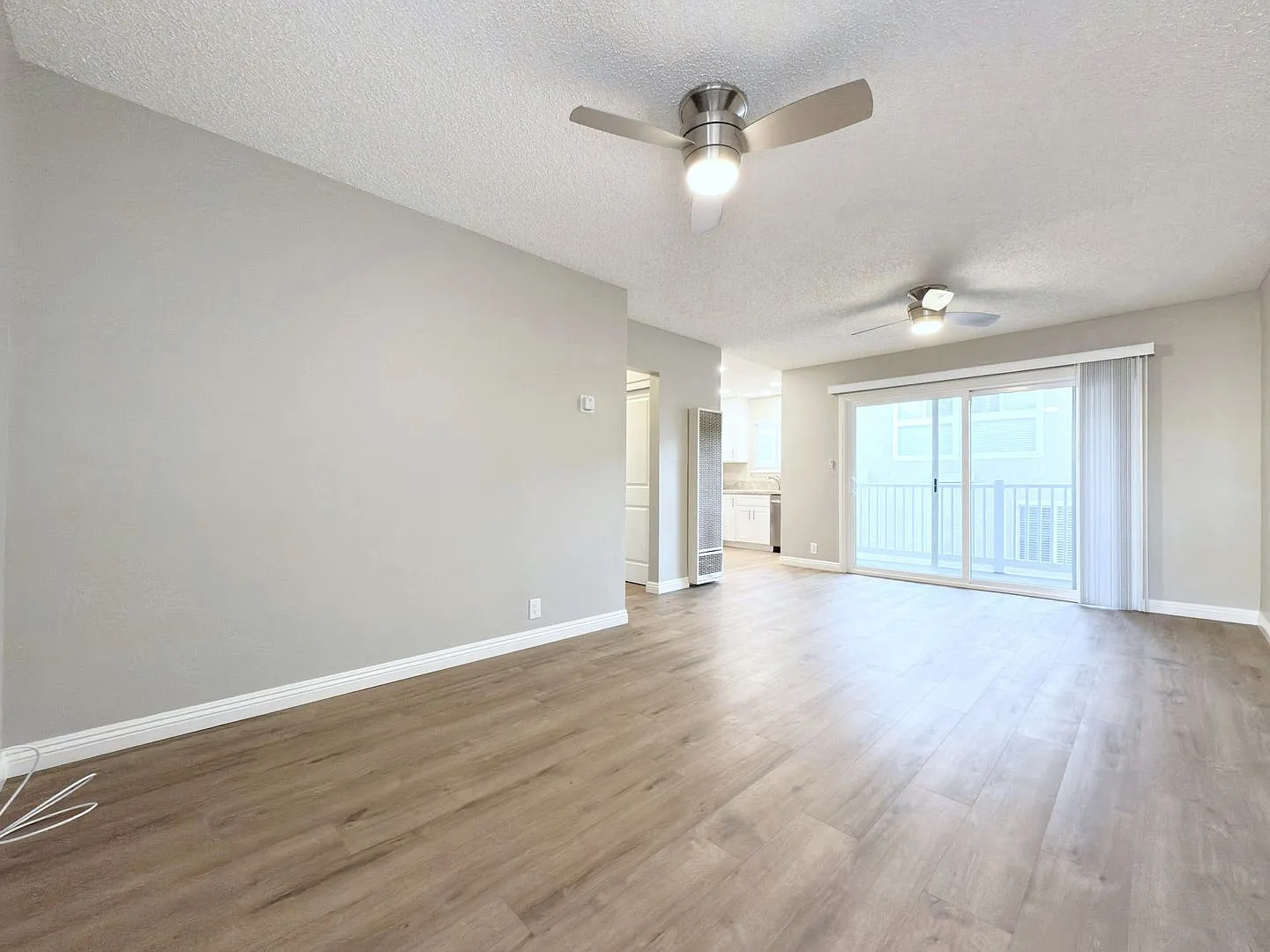 Long Term Rental - Steps to the Sand in Carlsbad! — Photo 2