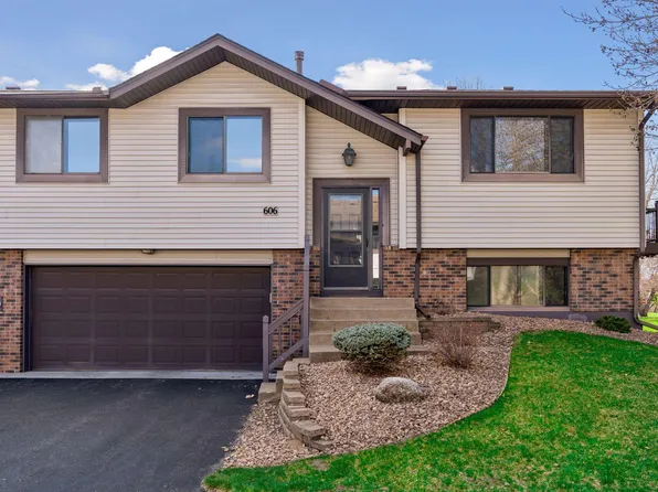 606 Donegal Cir, Shoreview, MN 55126