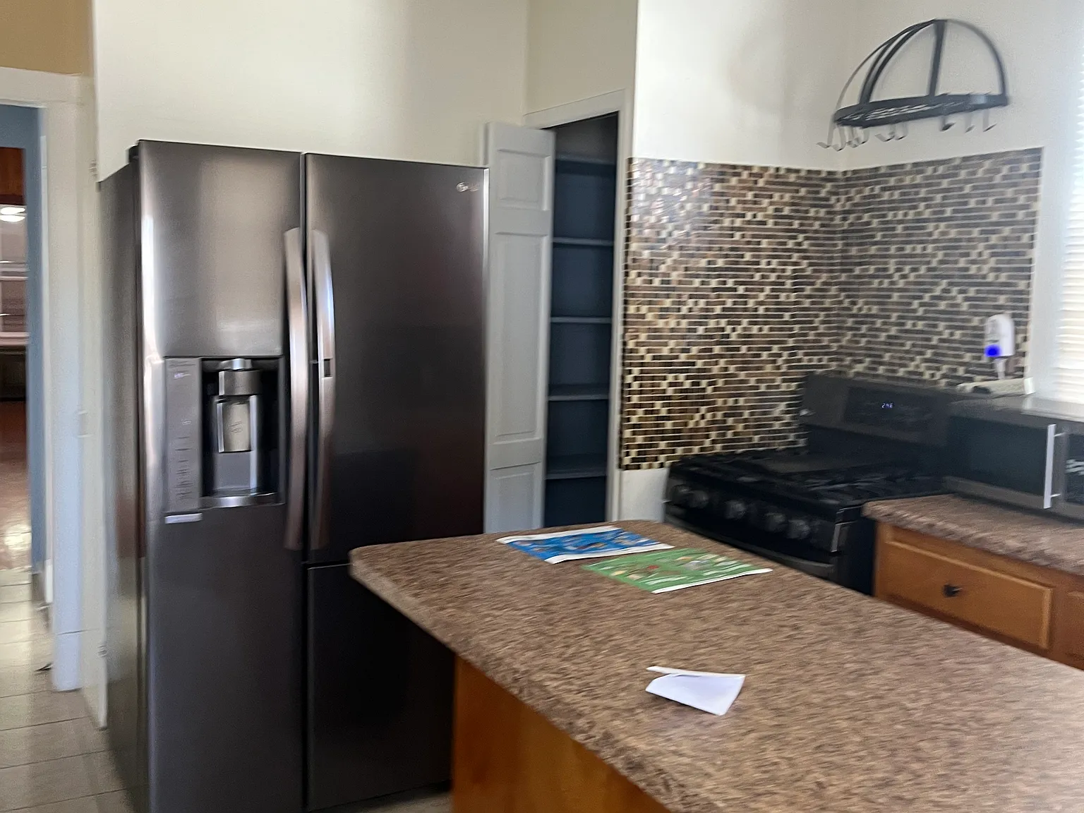 189 Sharpe Ave — Photo 1