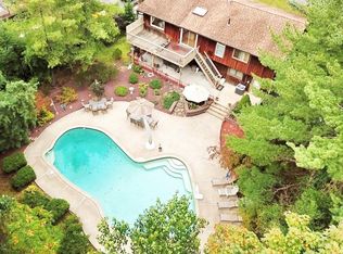 21 Azalea Dr, Nanuet, NY 10954