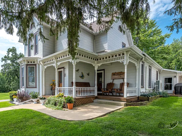 601 Franklin St, Scales Mound, IL 61075