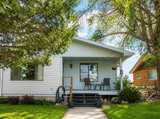 735 Mondell St, Thermopolis, WY 82443