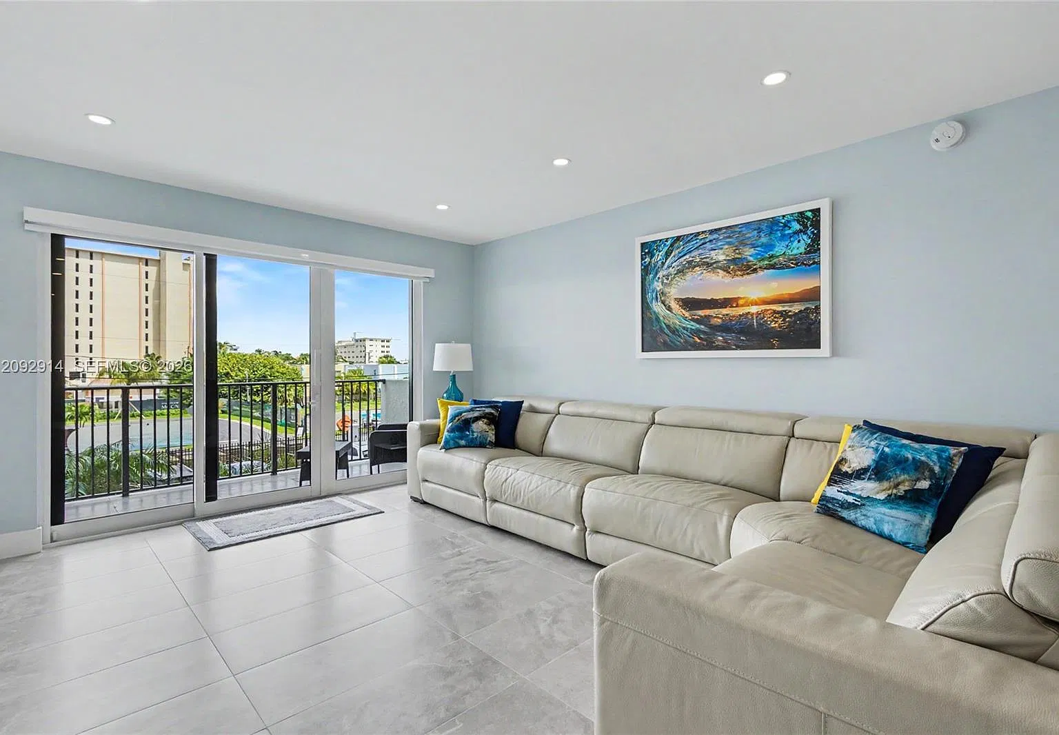Summit Condo — Photo 4