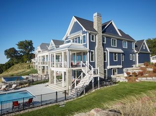 906 Monroe Blvd, South Haven, MI 49090