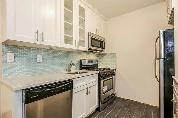 Rented by Blue Egg Realty Corp | media 10