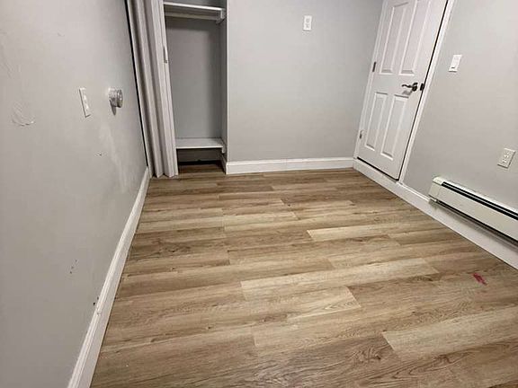 3rd image of 49 Linden St Floor 1
