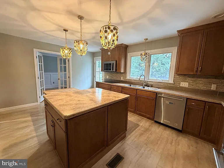 101 Park Dr — Photo 15