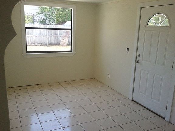 2nd image of 7425 16th St N