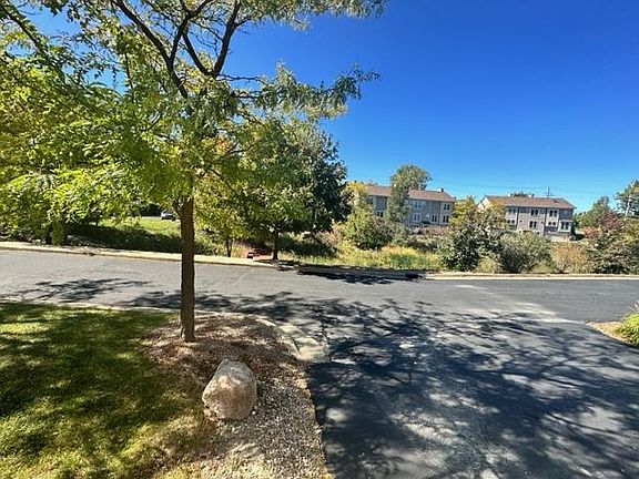 3rd image of 1025 Bluestem Ln