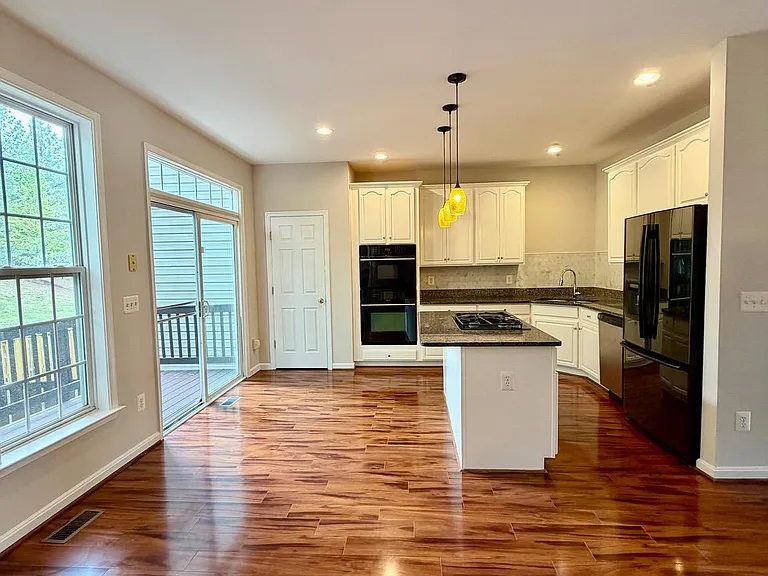 15519 Exmore Ct — Photo 2