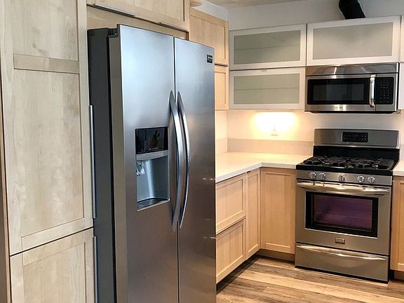 5th image of 742 1st St W #11