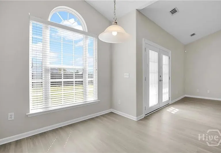218 Willow Point Ln — Photo 9