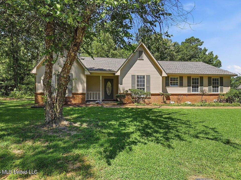 1st image of 1385 Oak Vinyard Dr