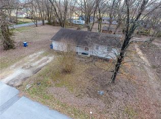 208 SE 7th St, Bentonville, AR 72712