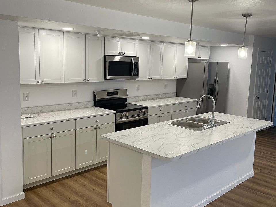 Beautiful Kitchen, all new appliances!